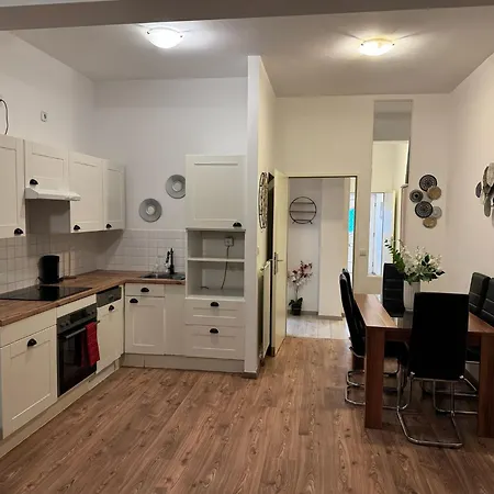 Chill & Enjoy Apartament